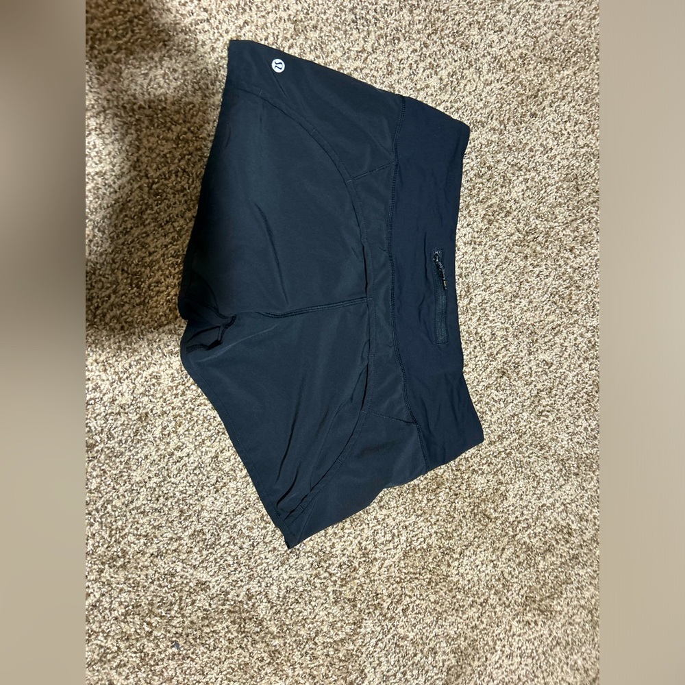 Women’s lululemon hotty hot short 4’